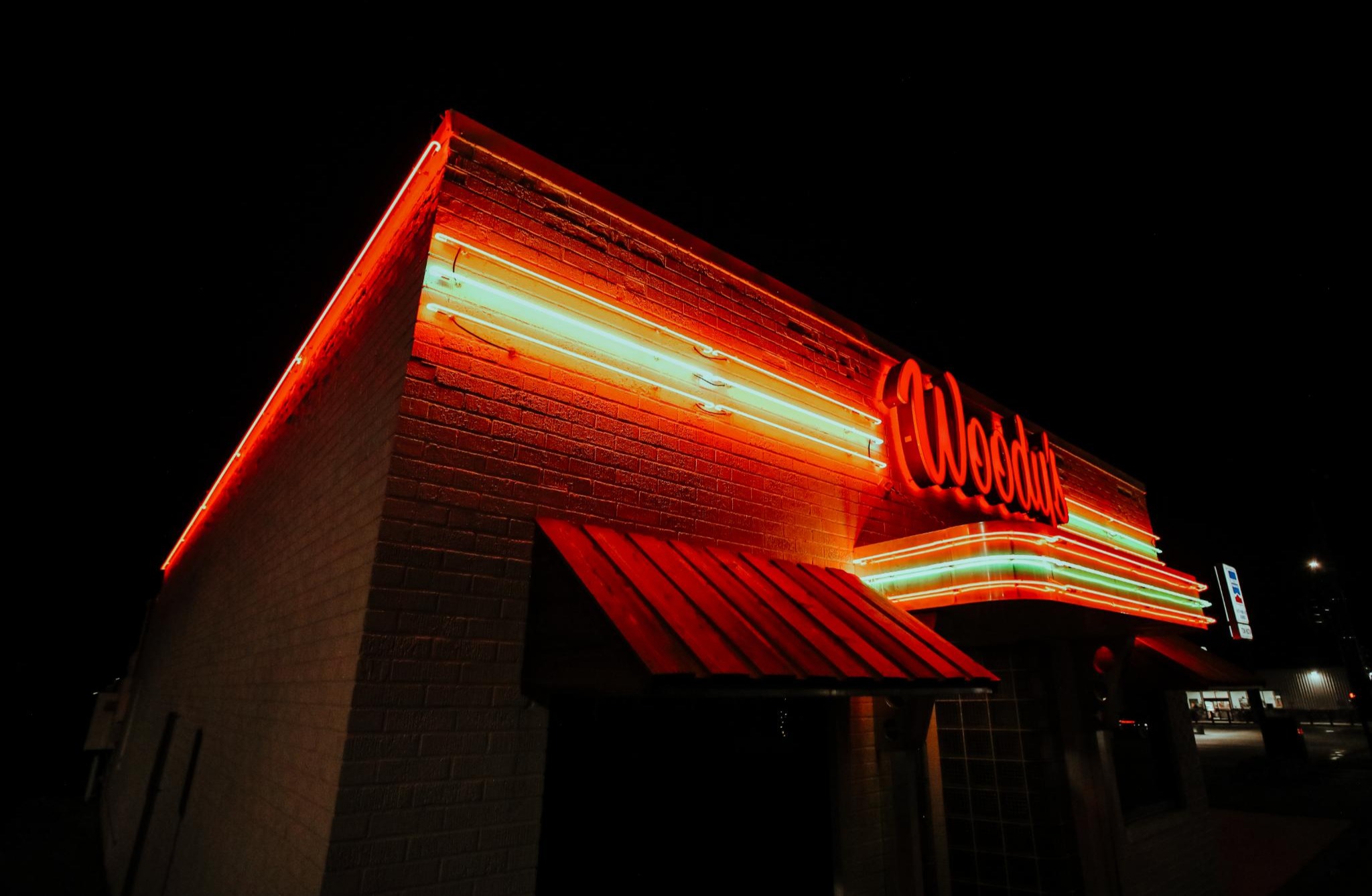 Woody's - Miami, Oklahoma Channel Letters, Awnings, Neon Additions