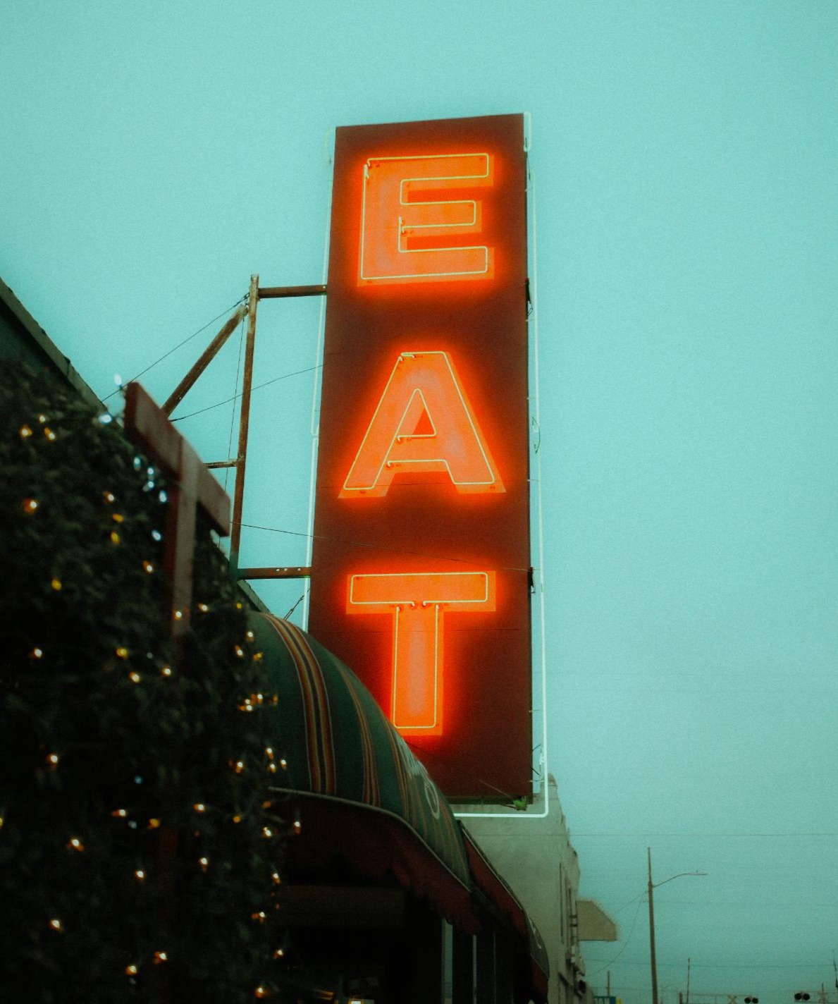 Clanton's Cafe - Vinita, Oklahoma Neon diagnosis, repair and maintenance.